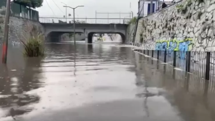 Estas zonas del AMG reportan intensas inundaciones por fuertes lluvias HOY 24 de julio