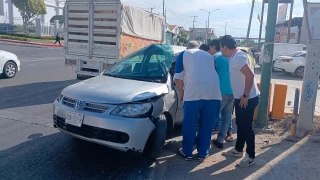 Percance vehicular en Boulevard Laguitos hoy Tuxtla Gutiérrez