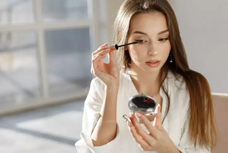 Este tip express con la máscara de pestañas transforma tus ojos en segundos.