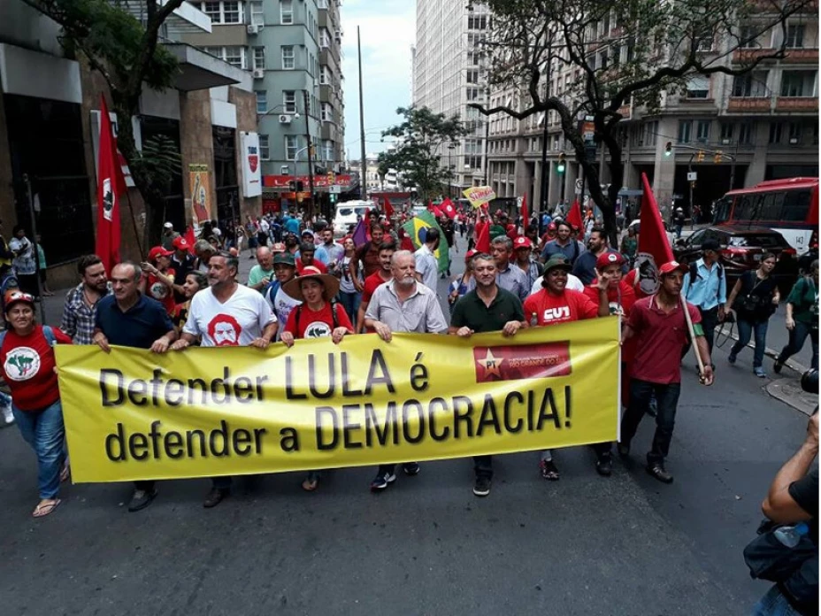 Manifestantes a favor de Lula