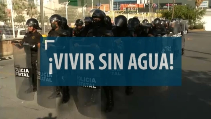 vivir sin agua policias evitan bloqueo.jpg