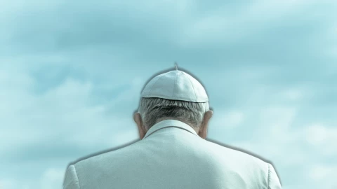 Papa Francisco reza en San Pedro y saluda a fieles católicos, previo a la Vigilia Pascual.jpg