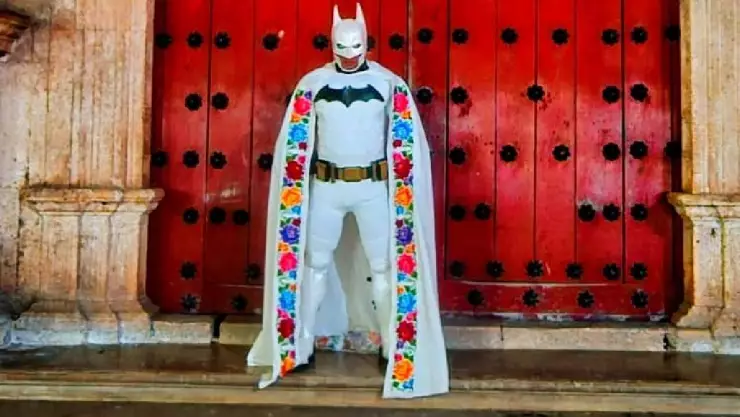 Narcizo Gómez, el Batman Yucateco que se ha vuelto viral en redes sociales.