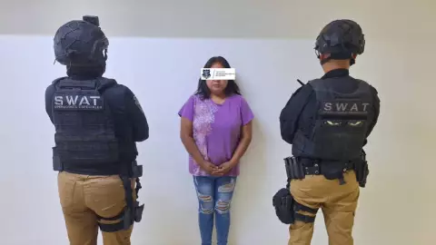 Detienen a mujer con 159 porciones de presunta droga