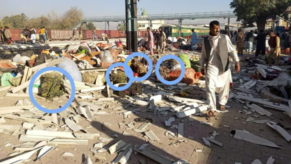 VIDEO: Captan momento exacto de la explosión de una estación de tren en Quettae, Pakistán; van 26 muertos y 62 lesionados