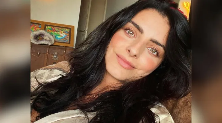 Aislinn Derbez busca el amor.