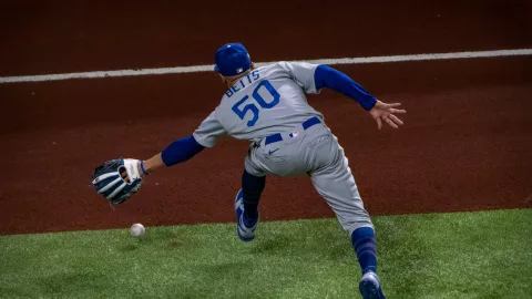 betts guante de oro.jpg