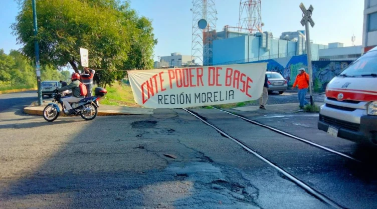 bloqueos vías Michoacán.jpg