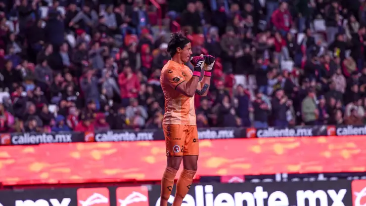 Toño Rodríguez celebra el gol de Xolos ante Atlas en la fecha 10