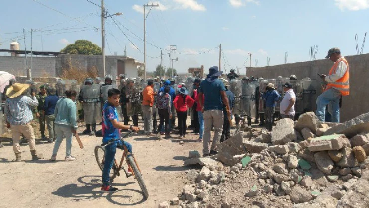 Pobladores y militares se enfrentan en inmediaciones del AIFA