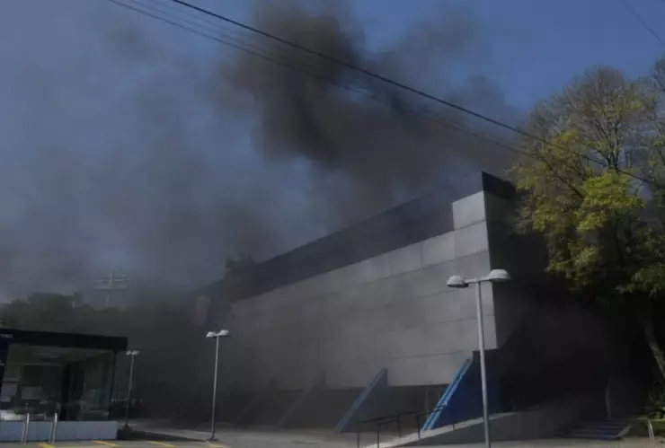Incendio en edificio en alcaldía Benito Juárez deja cuatro muertos