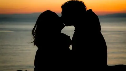 ¿Cuándo y por qué se celebra el Día Internacional del Beso?