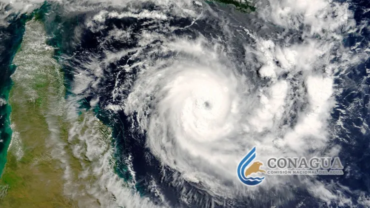 Conagua advierte que ciclón absorberá onda tropical y afectará a estas entidades