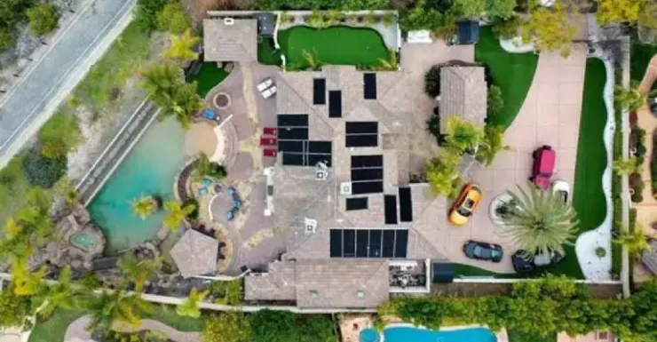 mansion-rey-mysterio-wwe.png