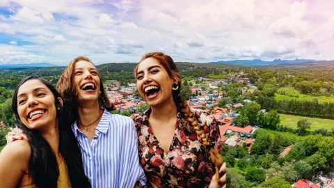 El Pueblo Mágico de Hidalgo que tiene las mujeres más inteligentes, según la IA.