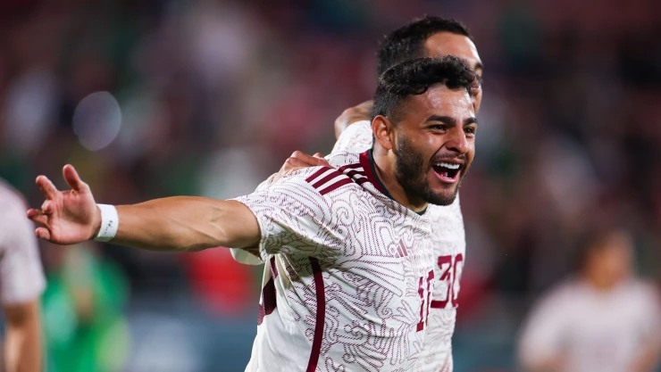 Alexis Vega celebra gol con Selección Mexicana ante Irak