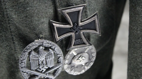 ¿Qué significaba la esvástica antes de que los nazis se apropiaran de ella?