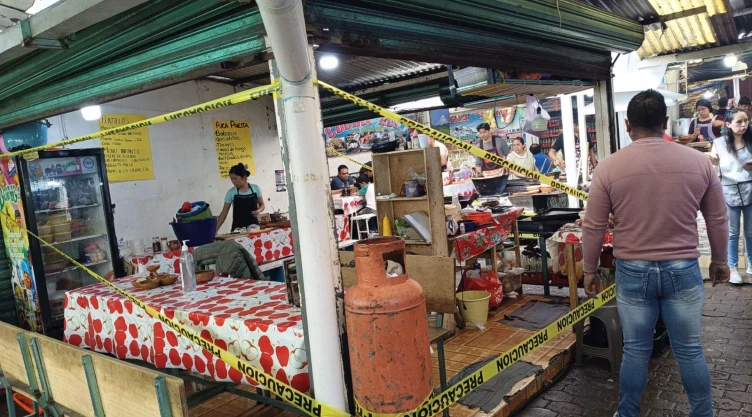 Caldo hirviendo cae sobre bebé en un mercado de Amecameca