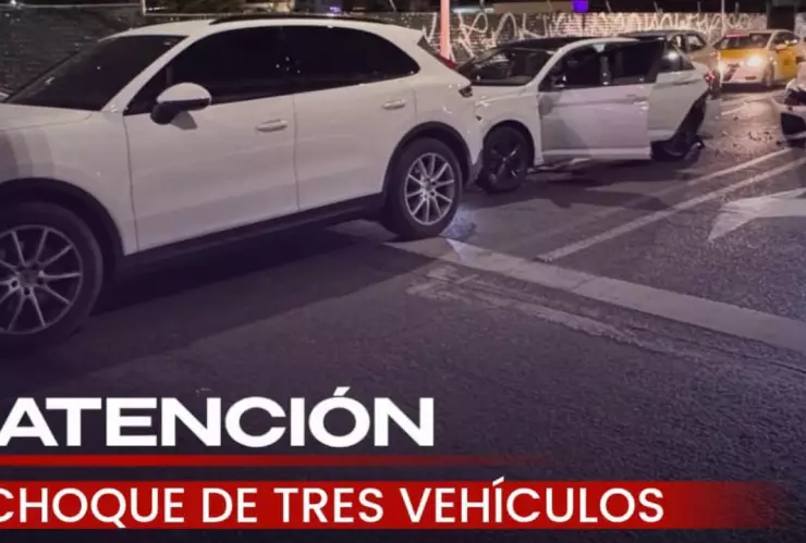 Por presuntas carreritas, dos vehículos provocan choque múltiple en Puerta de Hierro: Este fue el saldo