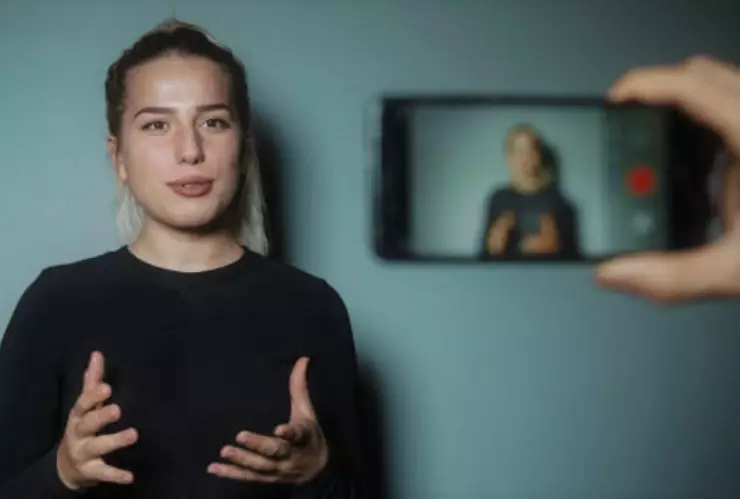 Cámara oculta en el celular.jpg