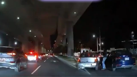 Pelea entre conductores desata persecución con final inesperado.
