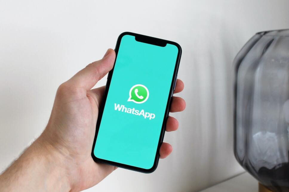 celular con whatsapp