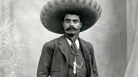 Presentan estampilla, billete de lotería y boleto del metro para conmemorar los 100 años de Emiliano Zapata