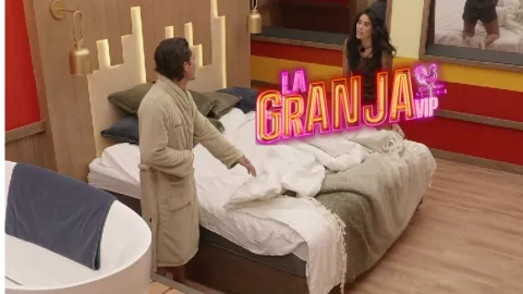 Sergio Mayer Mori y Kim Shantal aparecen en la cama para sexy escena de La Granja VIP.