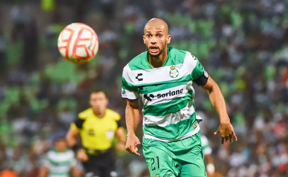 Matheus Doria Santos vs Chivas