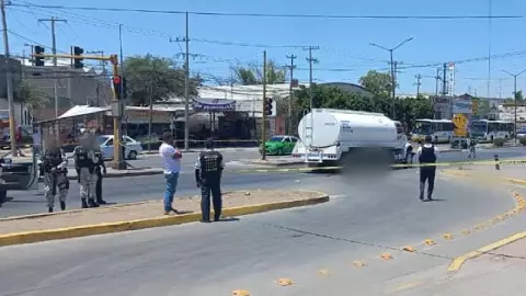 Hombre muere atropellado por una pipa en San Juan Bosco