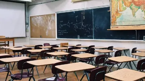 ¿El lunes 5 de febrero de 2024 hay clases en educación básica y superior_.jpg