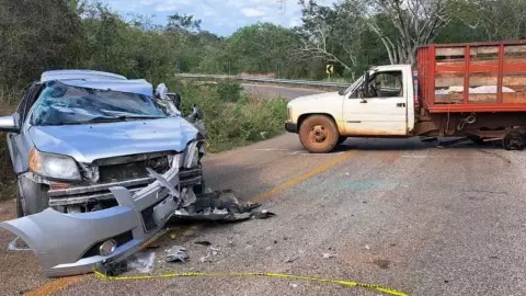 familia campechana sufre accidente en carretera de yucatan