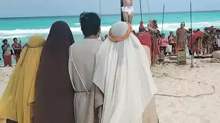 Viacrucis en Playa Delfines en Cancún 2023