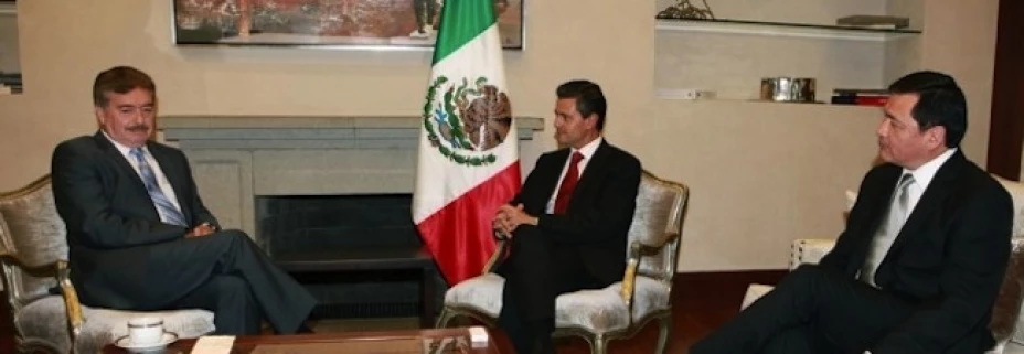 El presidente Enrique Peña Nieto y el secretario de gobierno, recibieron en la residencia oficial de Los Pinos al gobernador electo de Baja California, Francisco Vega de Lamadrid