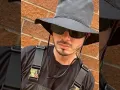 J Balvin con lentes.jpg