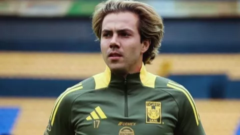 Sebastián Córdova Chivas