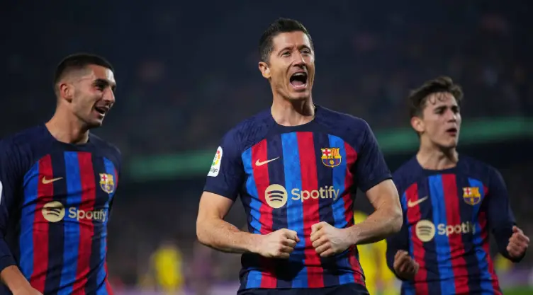 Robert Lewandowski celebra gol con el Barcelona