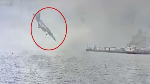VIDEO: Avión militar de EE.UU. se Estrella en el Puerto de San Diego