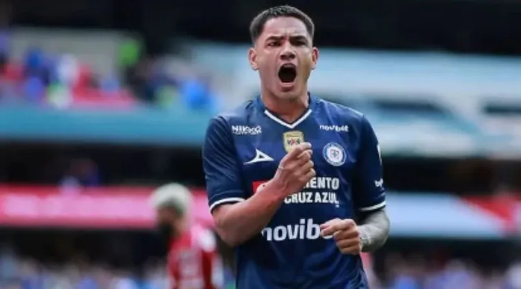 cruz-azul-salida-toro-fernandez-nico-ibañez-delantero.jpg