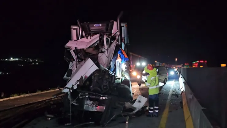 Accidente en carretera Nogales: Rescatan a conductor tras quedar prensado en cabina de tráiler