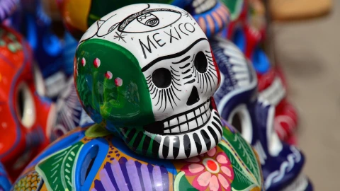 Para obtener la naturalización mexicana es necesario aprobar un examen de historia y cultura