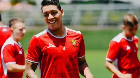 Orlando Galo en un entrenamiento con Herediano