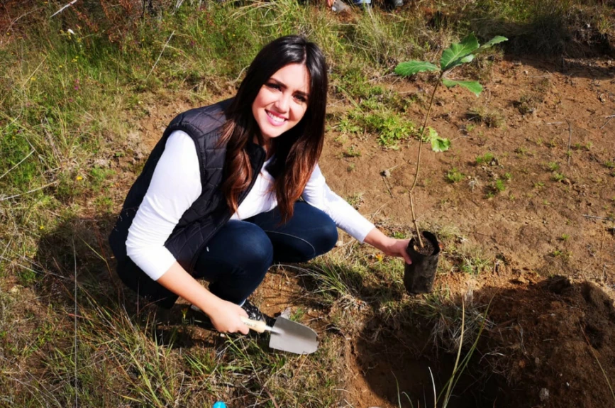 Kayi Sandoval no guardó sus ganas de plantar un árbol más para Un Nuevo Bosque 2018