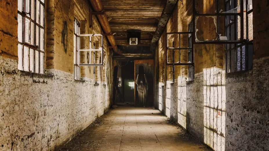 ¡Aterrador! Una mujer logra captar un fantasma en su casa