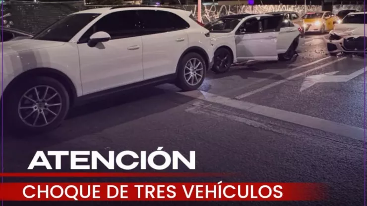 Por presuntas carreritas, dos vehículos provocan choque múltiple en Puerta de Hierro: Este fue el saldo
