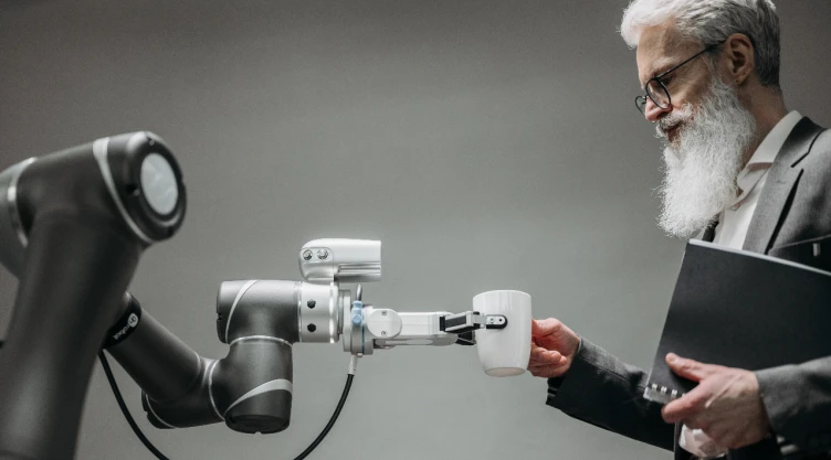 ¡Insólito! Robot mata a trabajador en Corea del Sur; lo confundió con una caja