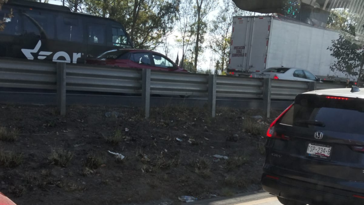 Reportan movilización en la autopista México-Puebla hoy sábado por volcadura