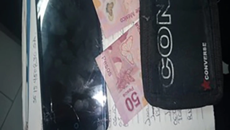 celulares y carteras.jpg