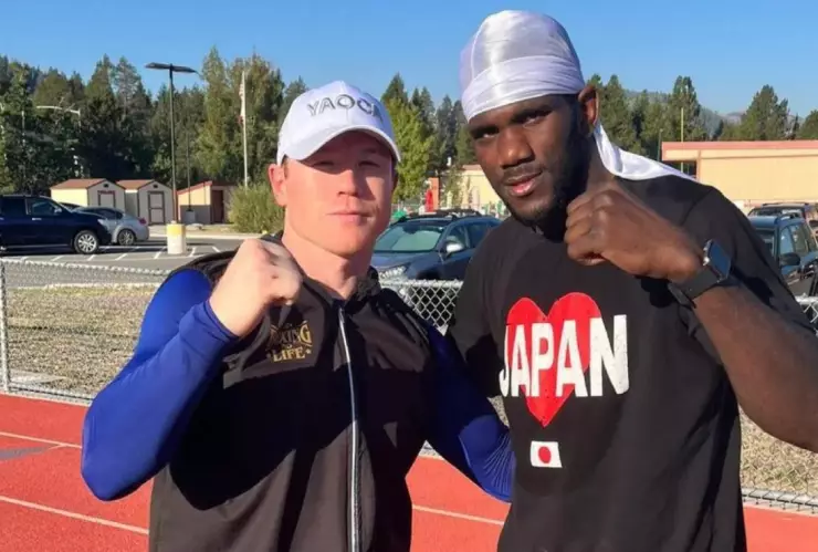 Canelo Álvarez y Yoelni Feliciano