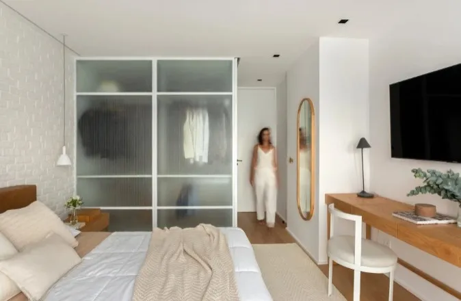 7 ideas para remodelar un closet pequeño y que te quepan más cosas: sentirás alivio